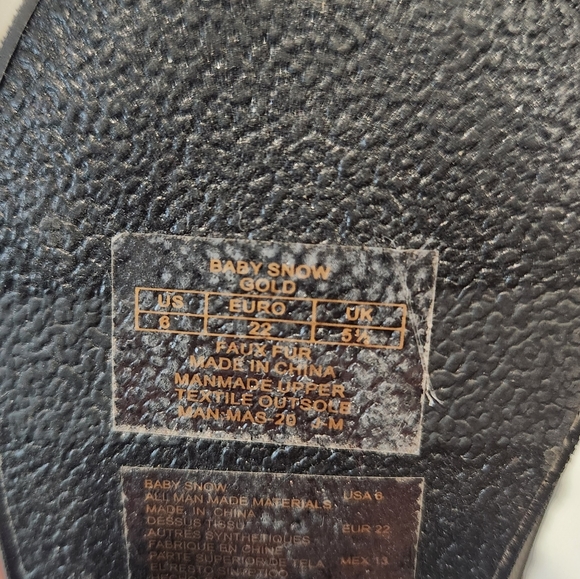 Stuart Weitzman Girls Glitter Gold Sparkle Black Faux Fur Snow Boots 6C Worn 1X - Picture 8 of 11